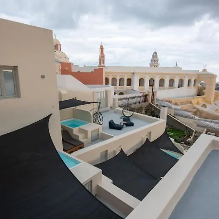 Caldera Cliff Illusion Aparthotel